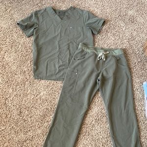 Figs scrubs set